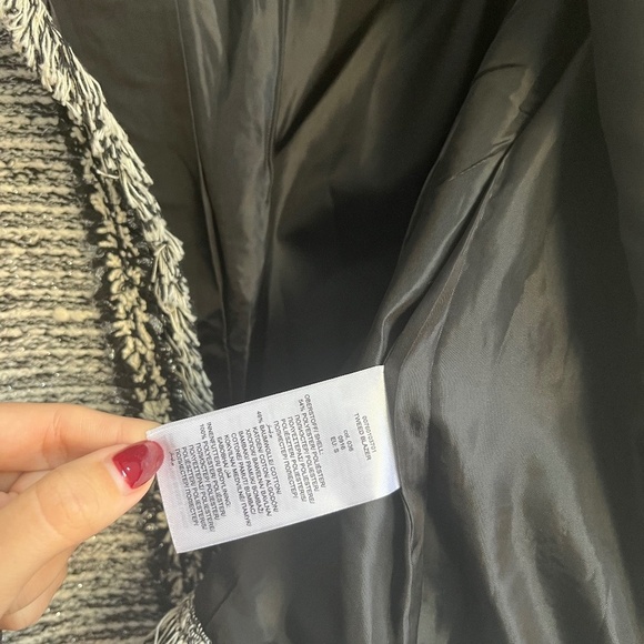 REVIEW Women's Grey Blazer - Picture 7 of 7